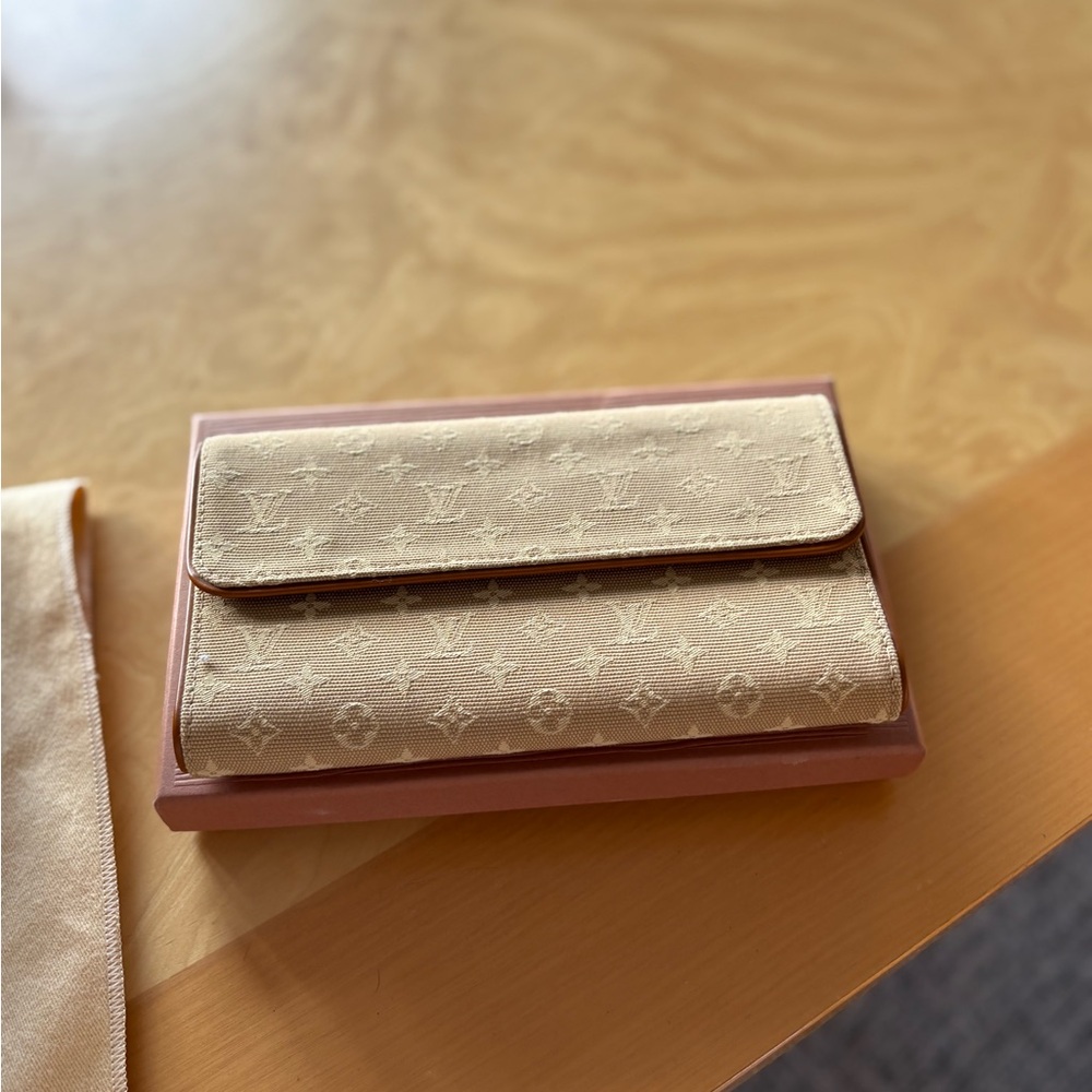 Louis Vuitton Beige Monogram Canvas Satchel with Tan Trim - Picture 5 of 6